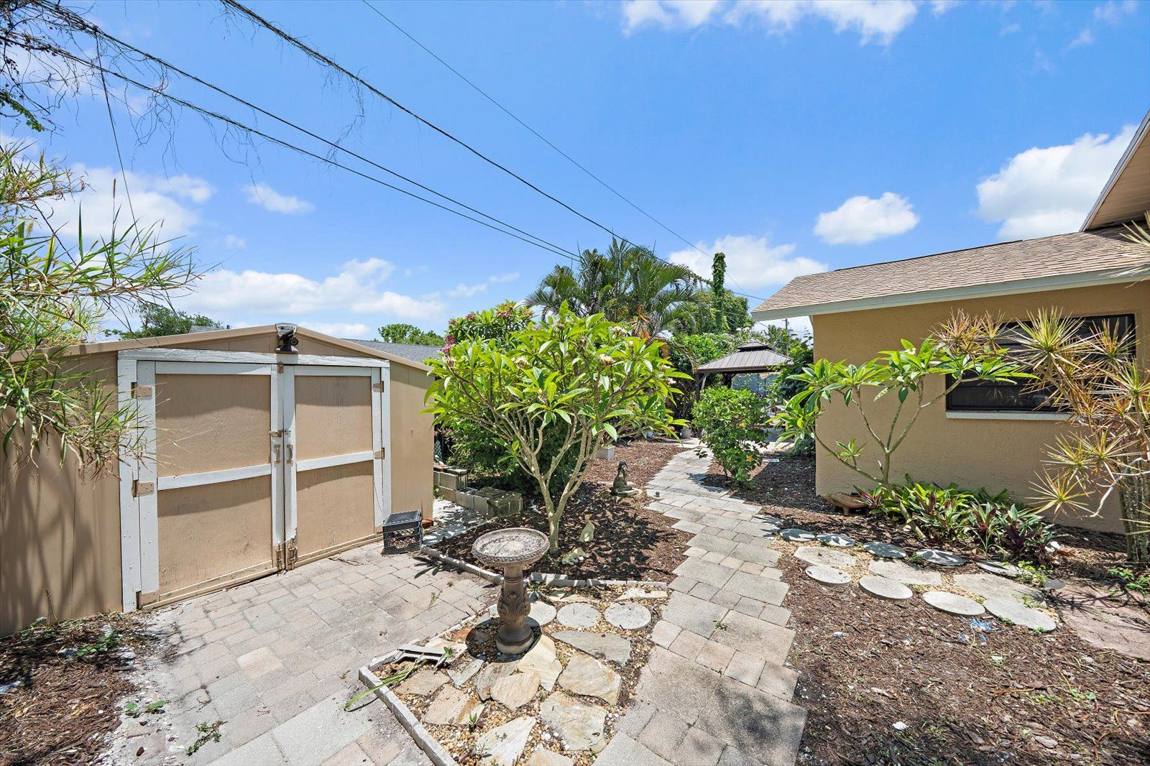 Landscaped side yard and walkway